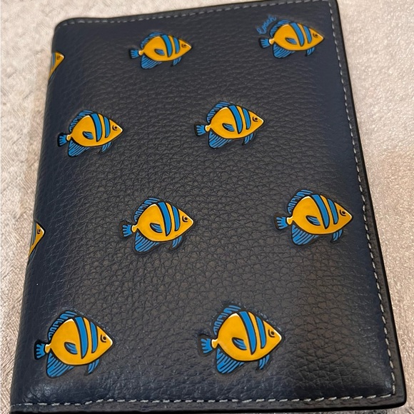Coach whimsical NWT Gunmetal/Denim Multi Passport Card Case With Fish Print - Picture 15 of 16